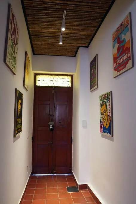Nueva En San Antonio Cali, La Casa De Tona Villa